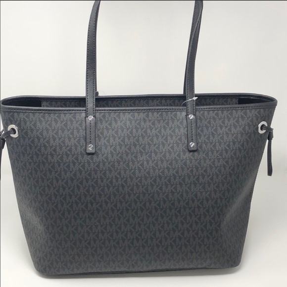 NWT Michael Kors Large Drawstring  new collection - Picture 3 of 5